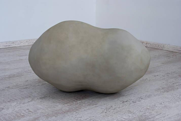 Hara Piperidou, Caused By Explosion, 2011, plaster, wire, 37x63x40cm